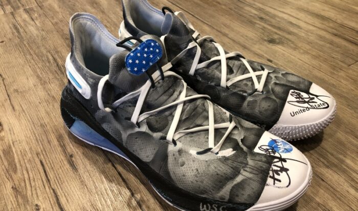 Steph-Curry-autographed-moon-shoes